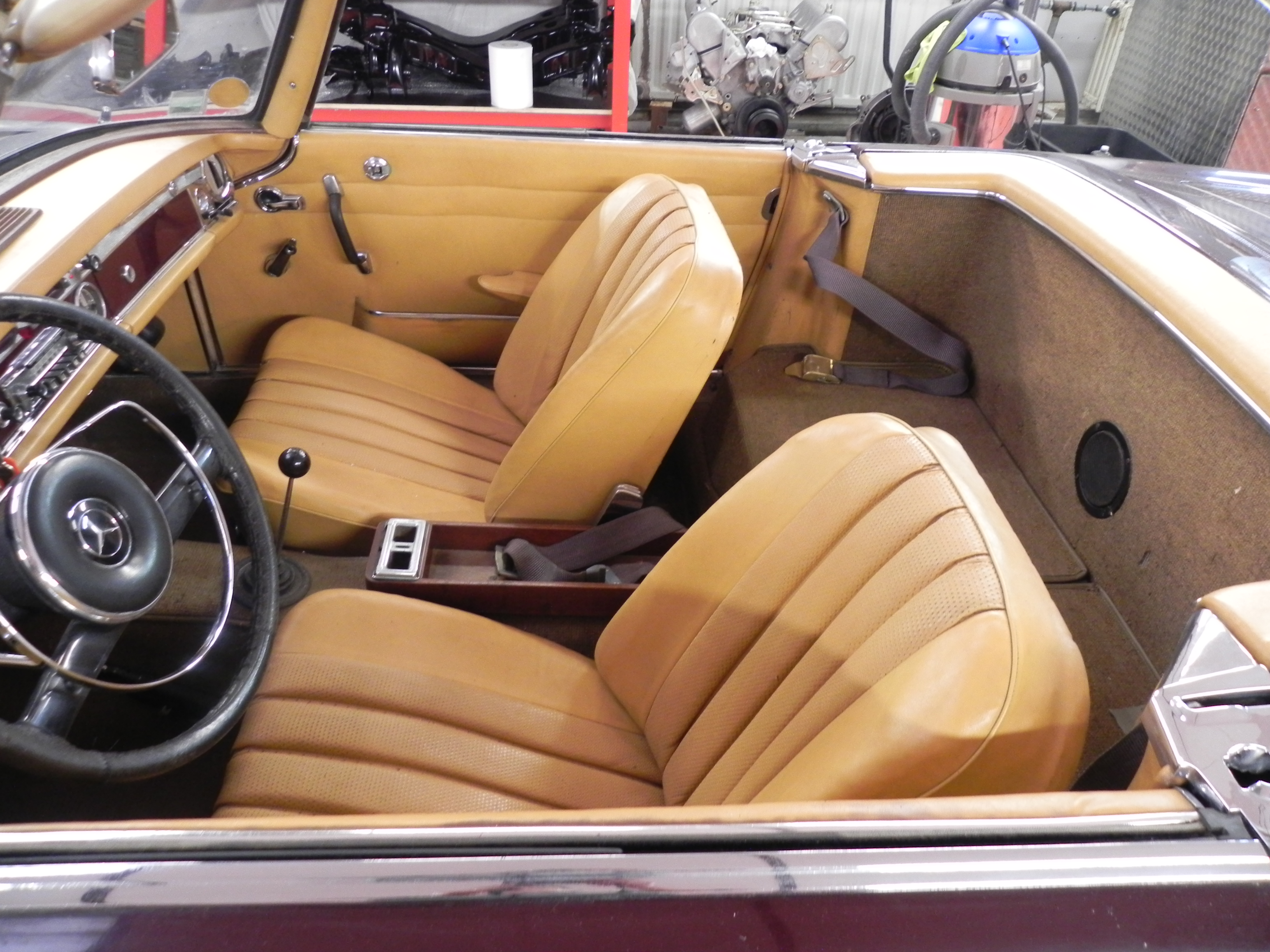 Mercedes Benz 230SL
