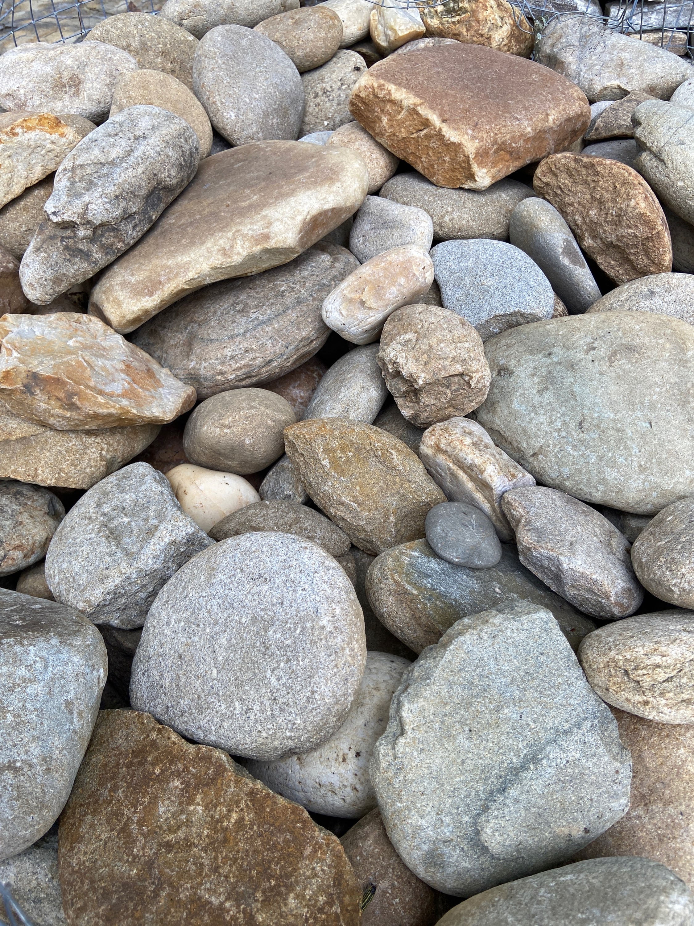 Tennessee River Rock 4" to 7" Pallet