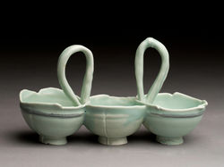 Condiment dish