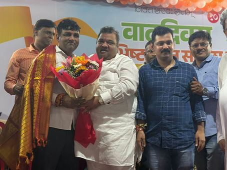 अंधेरी विधानसभा मतदारसंघाचे आमदार व जिवलग मित्र मुरजी पटेल यांच्या वाढदिवसानिमित्त अंधेरी पूर्व स्थित जायलो हॉल येथे आयोजित अभीष्टचिंतन सोहळयात भाजपा मुंबई उपाध्यक्ष कामगार नेते अभिजीत राणे यांनी उपस्