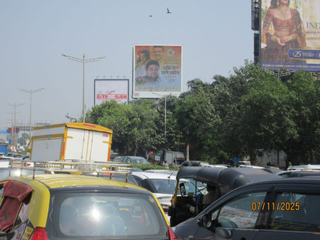 #Abhijeetrane #birthday #DKU #dhadak #dhadakkamgarunion #Birthdaywishes #AR #bjp #bjpmumbai
on Western Express Highway at Vakola traffic moving towards Airport
