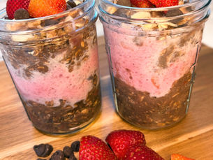 Chocolate Strawberry Parfait Overnight Oats