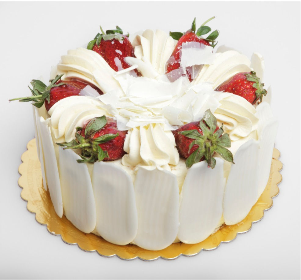 VANILLA STRAWBERRY CAKE WITH WHITE CHOCOLATE