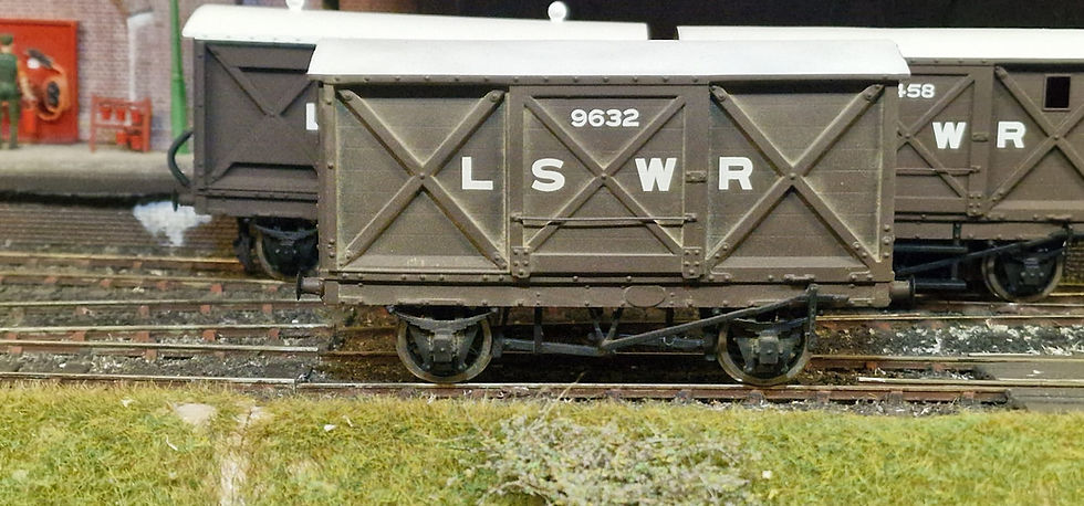 Thumbnail: London South Western Railway o gauge 10 Ton covered Van wagon kit