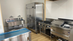 厨房機器一式搬入および店舗空調設置工事をさせていただきました!