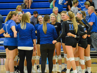 Bravettes Serve Up Some Good Volleyball