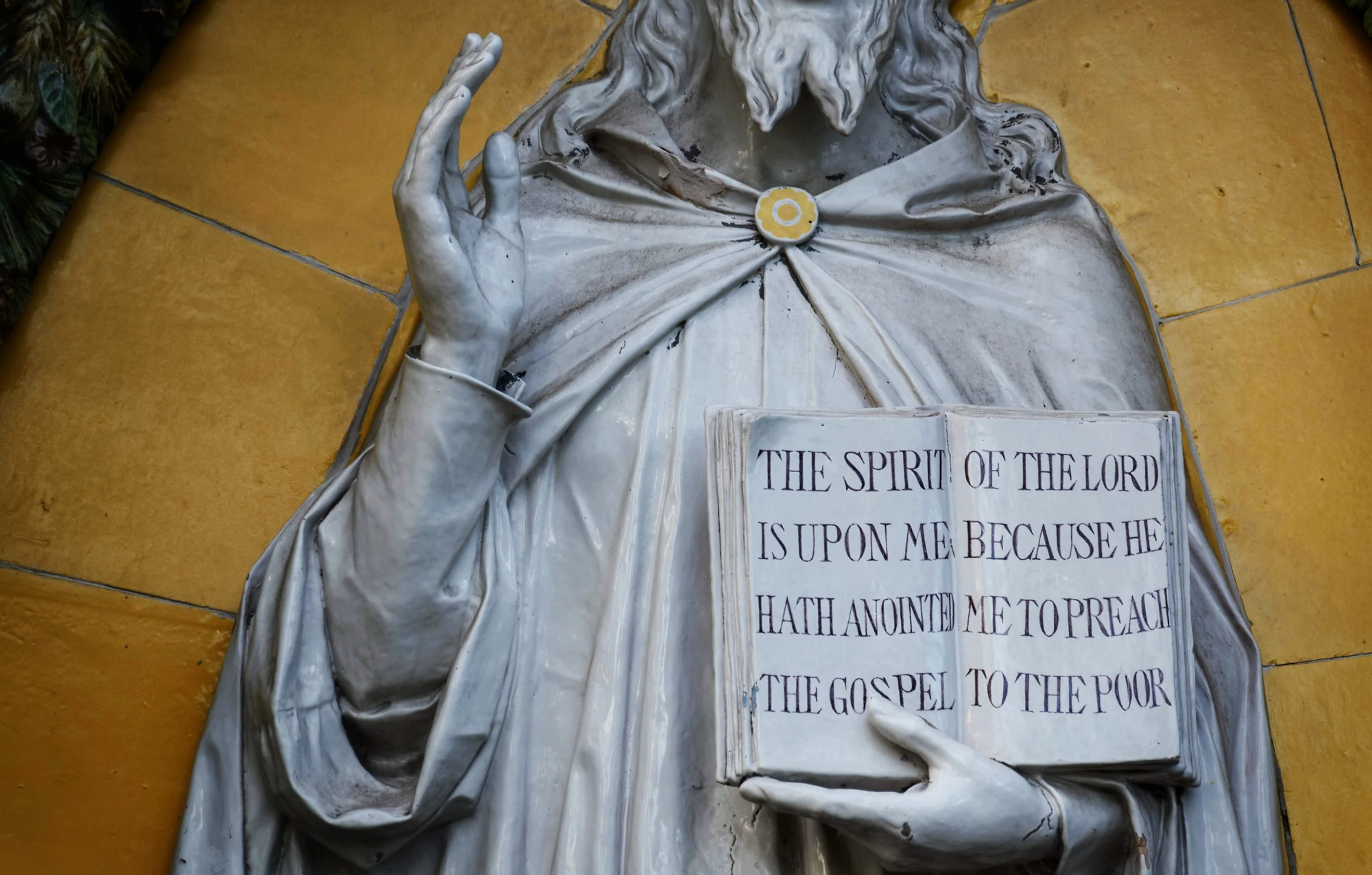 Jesus statue.webp