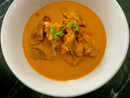 Khmer chicken "samla" with coconut milk