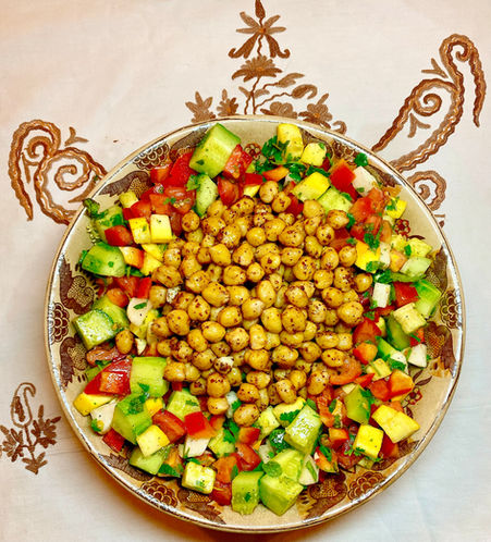 Spiced chickpea with fresh vegetable salad