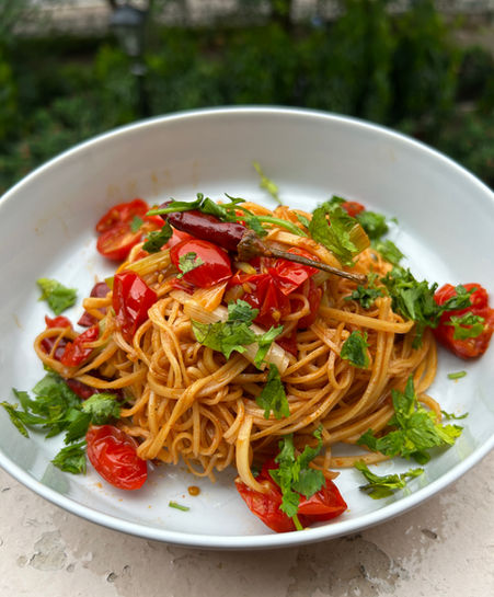 Thai egg noodles with stir-fried vegetables (Mee sua)