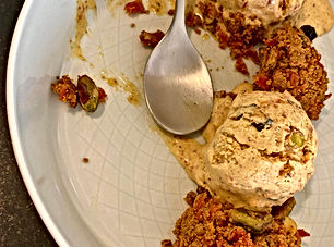 Carrot halwa with ice cream (Gajar ka halwa ice cream)