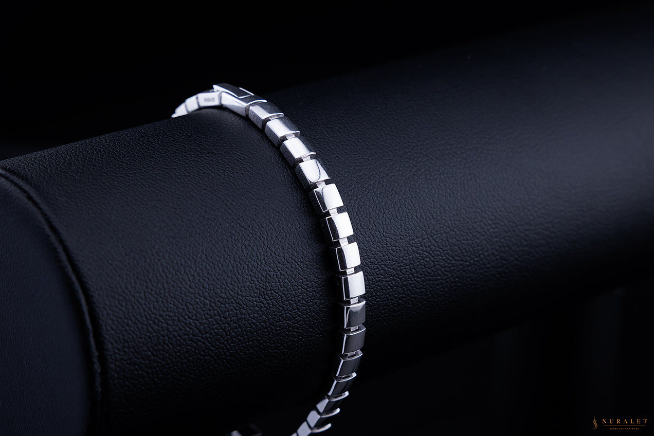 Brick link bracelet in solid platinum