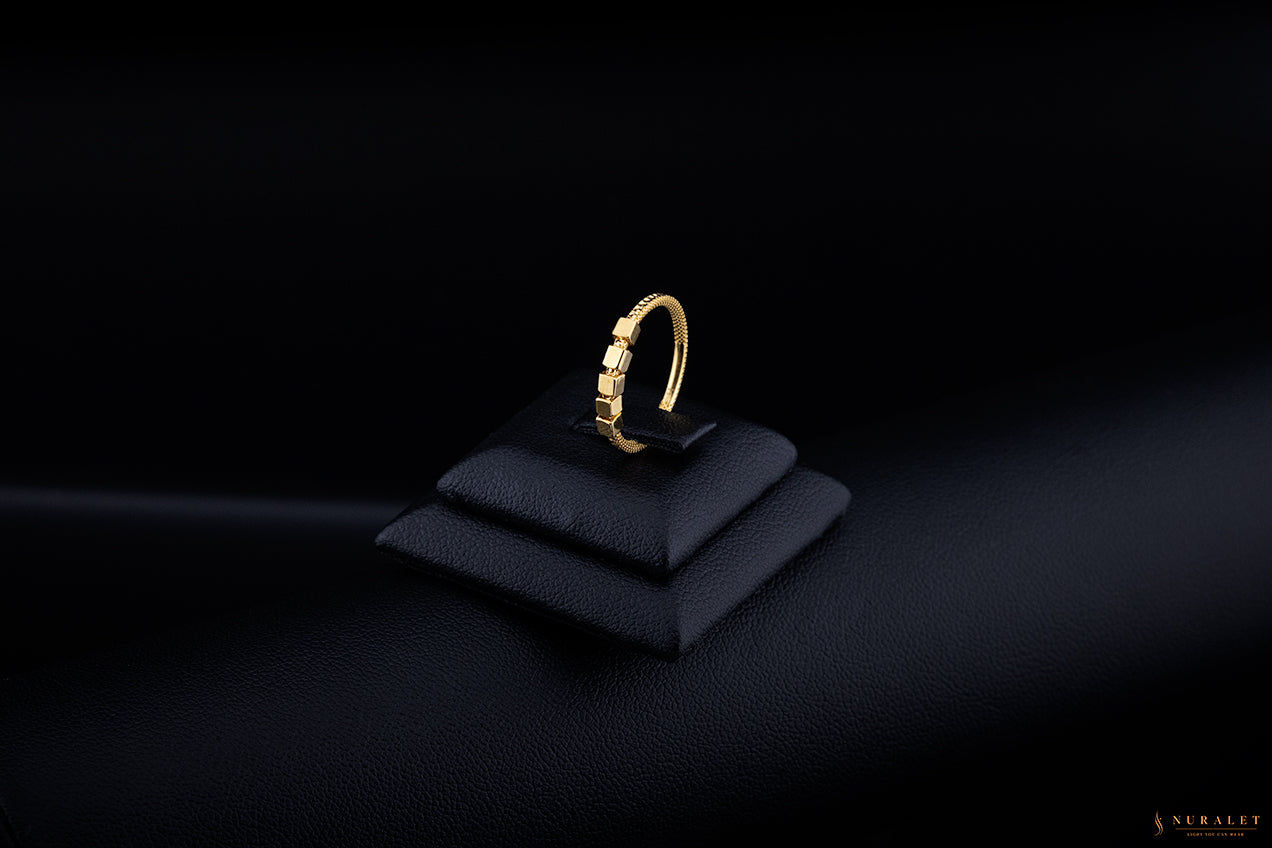 Cube accent open ring in 24k gold