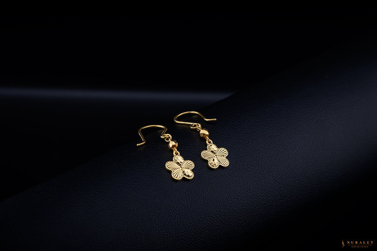Clover drop earrings in 24k gold