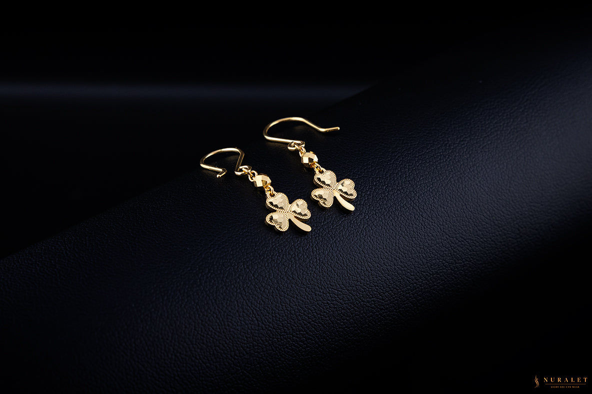 Shamrock drop earrings in 24k gold