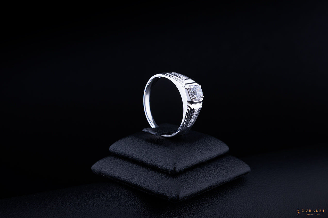 Executive solitaire ring in solid platinum