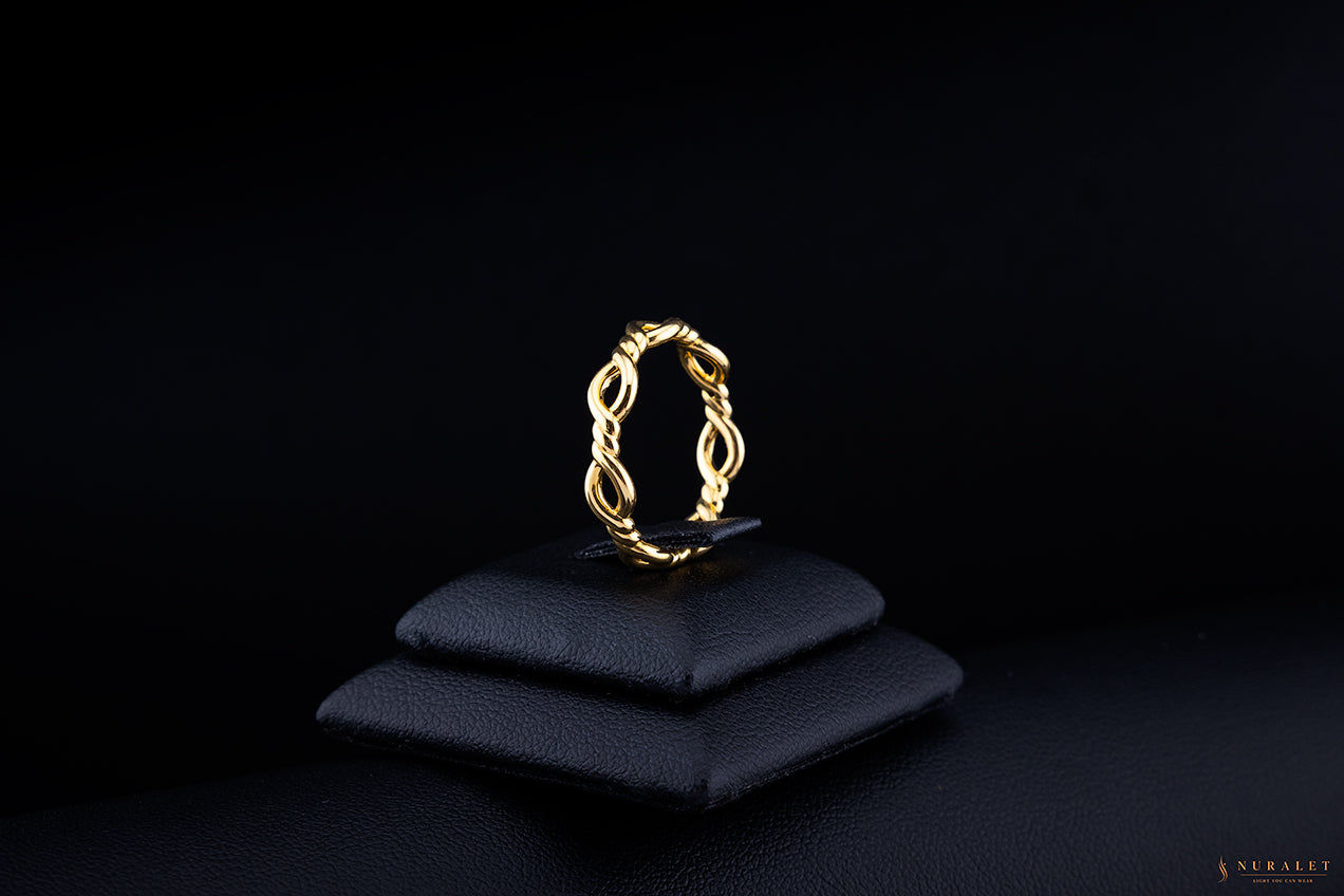 Infinity weave band ring in 24k gold