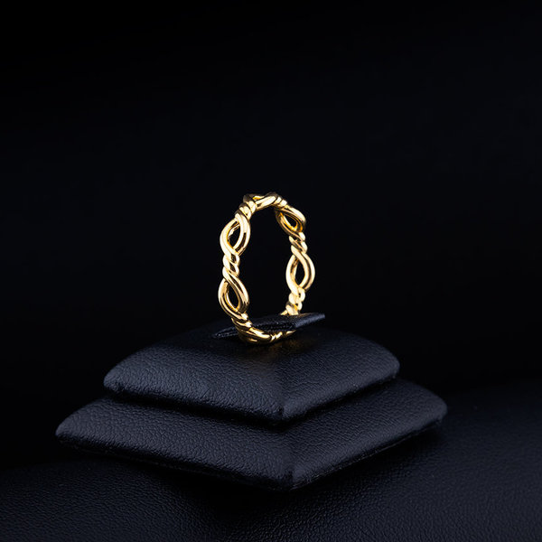 Infinity weave band ring in 24k gold