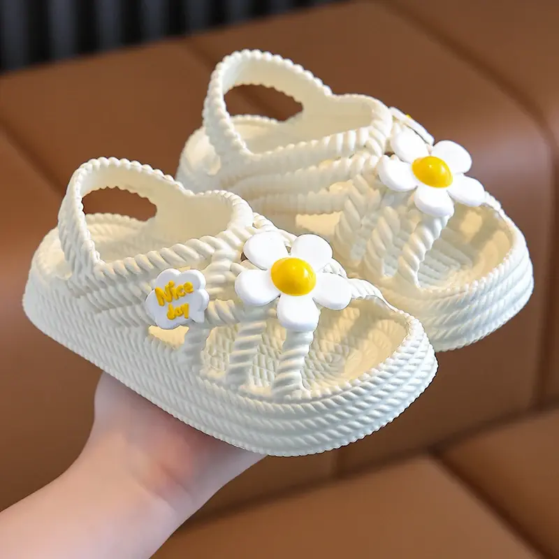 Miniatura: 🩴☀️ Chinelos Infantis Antiderrapantes – Conforto e Segurança para o Verão!