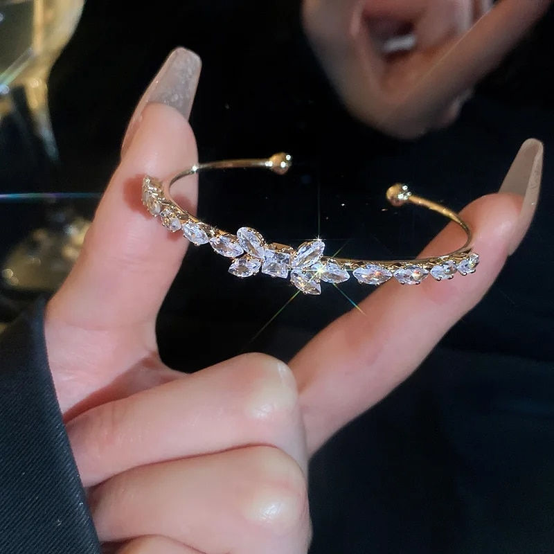 Thumbnail: 2024 New Korean Bangle Luxury Bracelet Elegant Fashion Europe and America Simpl