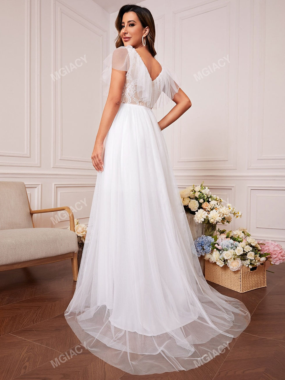Thumbnail: Floral Embroidery Mesh Wedding Dress