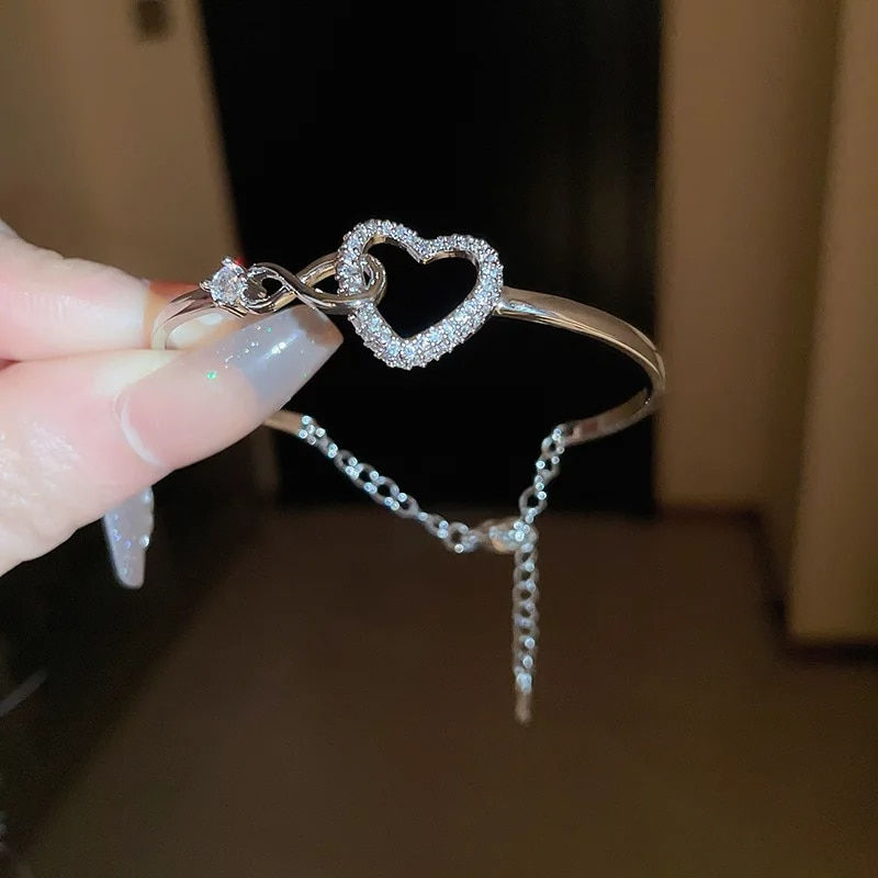 Thumbnail: 2024 New Korean Bangle Luxury Bracelet Elegant Fashion Europe and America Simpl