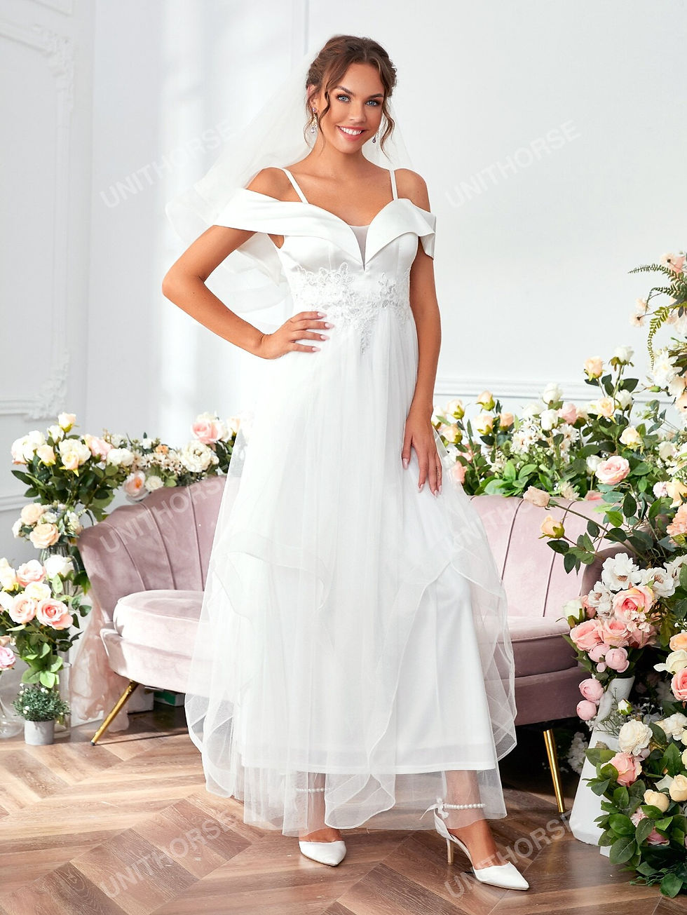 섬네일: Appliques Contrast Sequin Wedding Dress