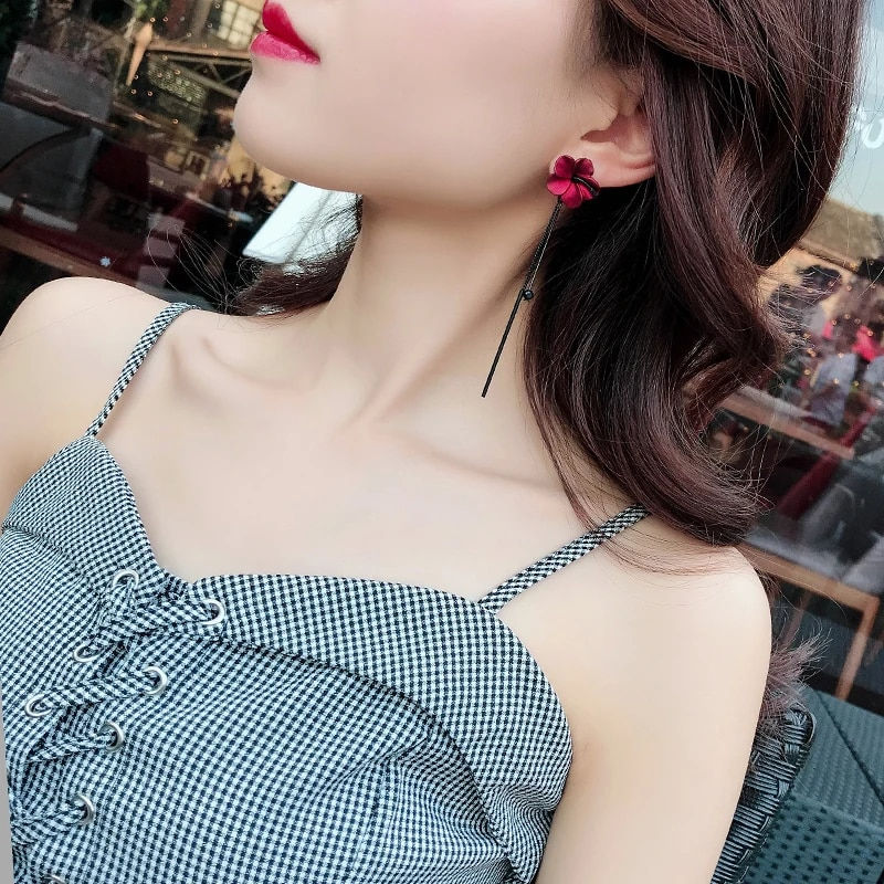 Thumbnail: Retro Classic Wine Red Flowers Tassel Earrings For Women Temperament Long Penda