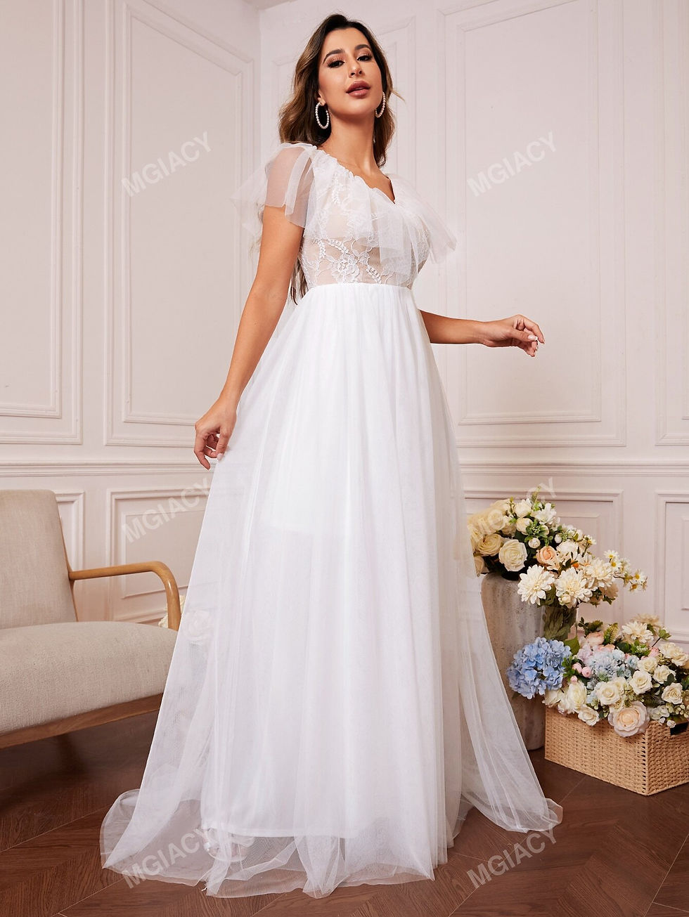 Thumbnail: Floral Embroidery Mesh Wedding Dress