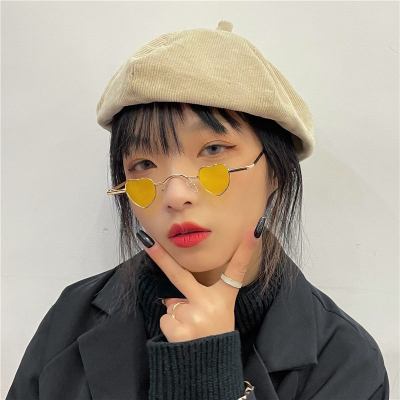 Миниатюра: Super Small Love Sunglasses Female Ins Street Shot Korean Version