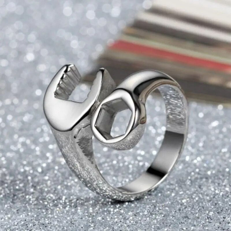 Thumbnail: Classic Retro Crown King Ring Men Fashion Punk Simple Biker Ring Couple Jewelry