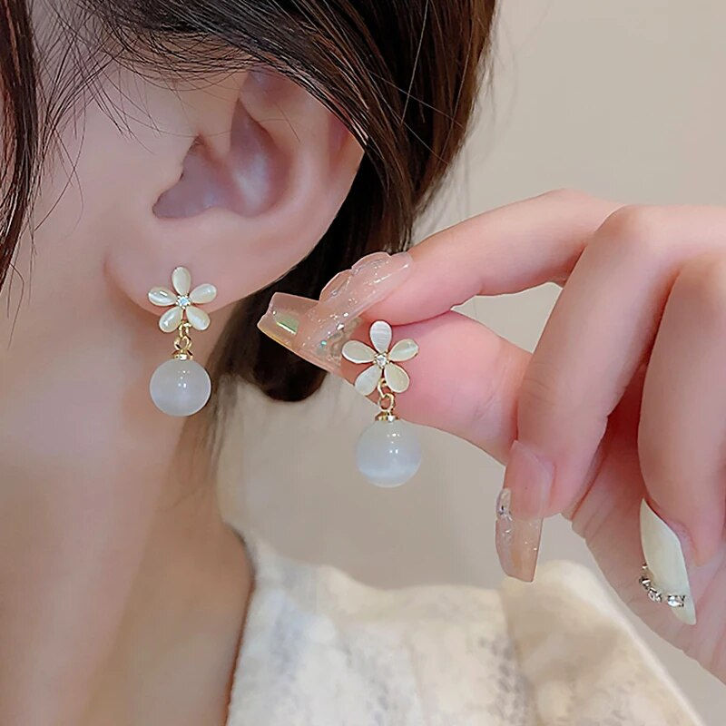 Thumbnail: Gold Color Metal Fashion Korean Pearl Earrings For Women Sparkling Zircon Penda