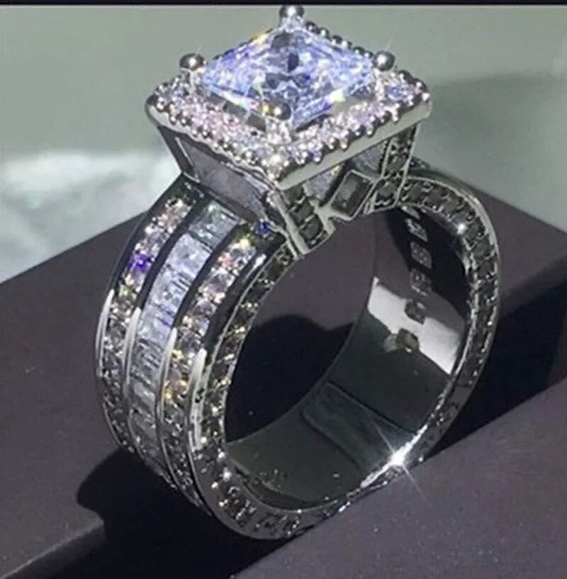Thumbnail: Super Shining Women Men Fashion Ring Exquisite Silver Color Inlaid Zircon Stone