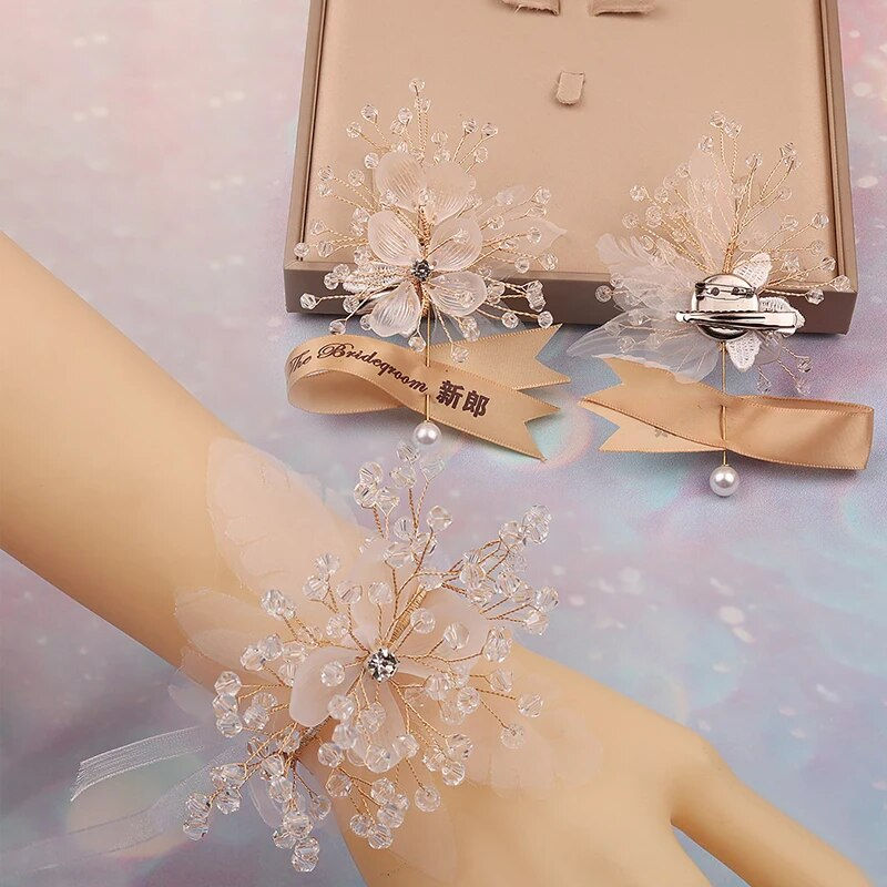 ภาพขนาดย่อ: Bridal Wrist Corsage Crystal Flower Wedding Hand Flower Bracelet For Bridesmaid