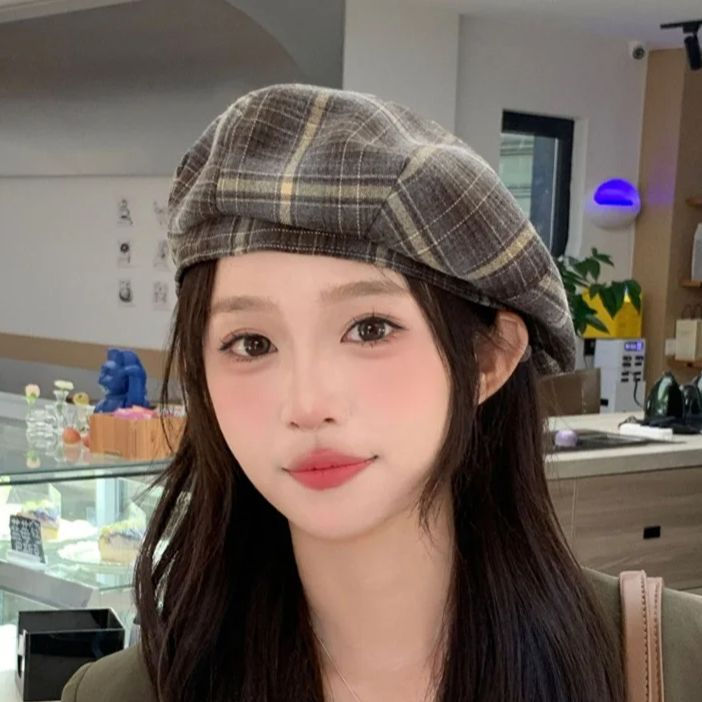 Thumbnail: Fresh Brushed Plaid Beret Girls Fashion Painter Hat Literary Show Face Small Ne