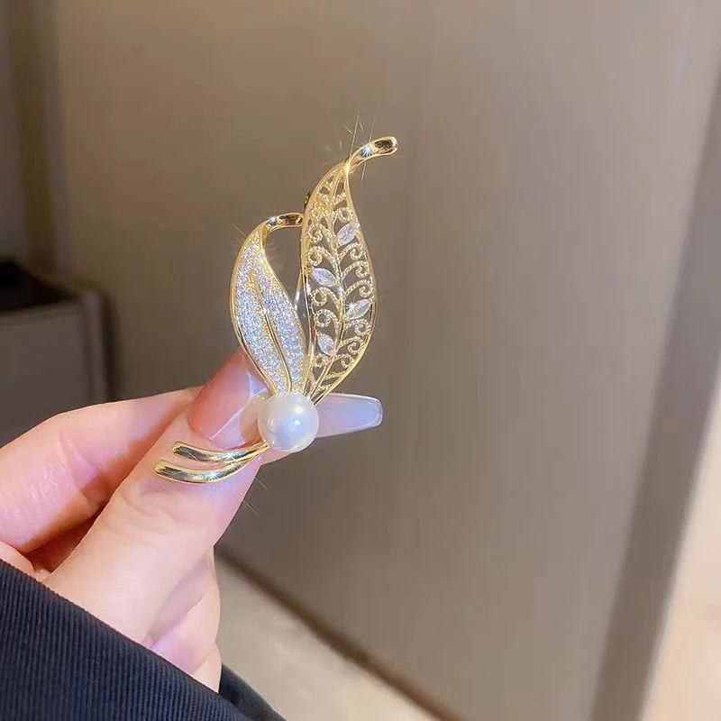 Thumbnail: Fashion Pearl Maple Leaf Rhinestone Brooches For Women Elegant Metal Fixed Clot