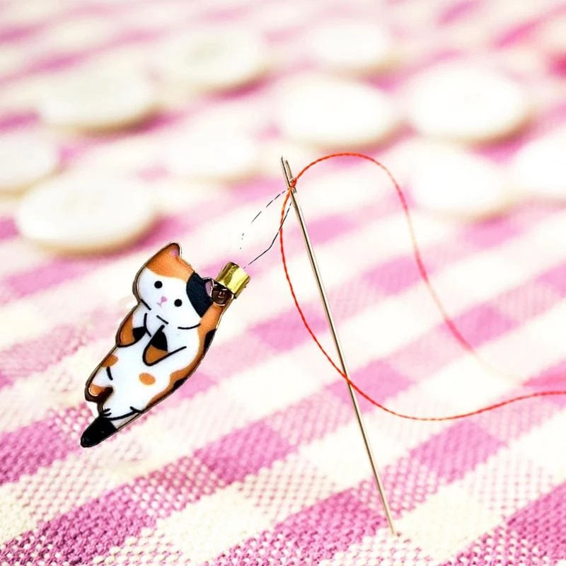 الصورة المصغرة: Cute Cat Threader Needle Insertion Tool Stitch Needles Threaders Needleswork Du