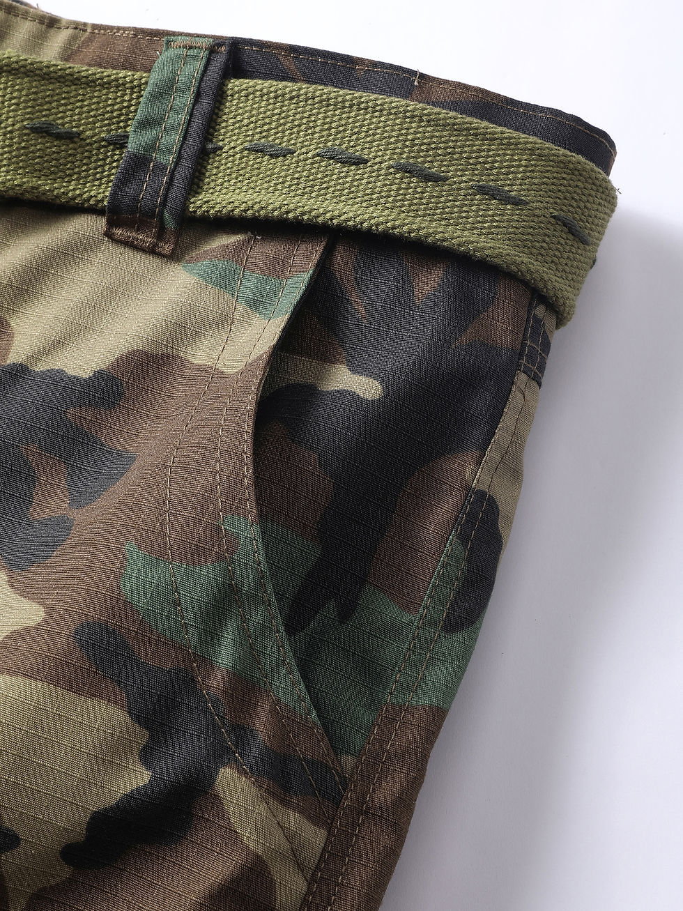 Thumbnail: AKARMY Camo Multi Flap Pockets Men's Straight Leg Cargo Pants, Loose Casual Out