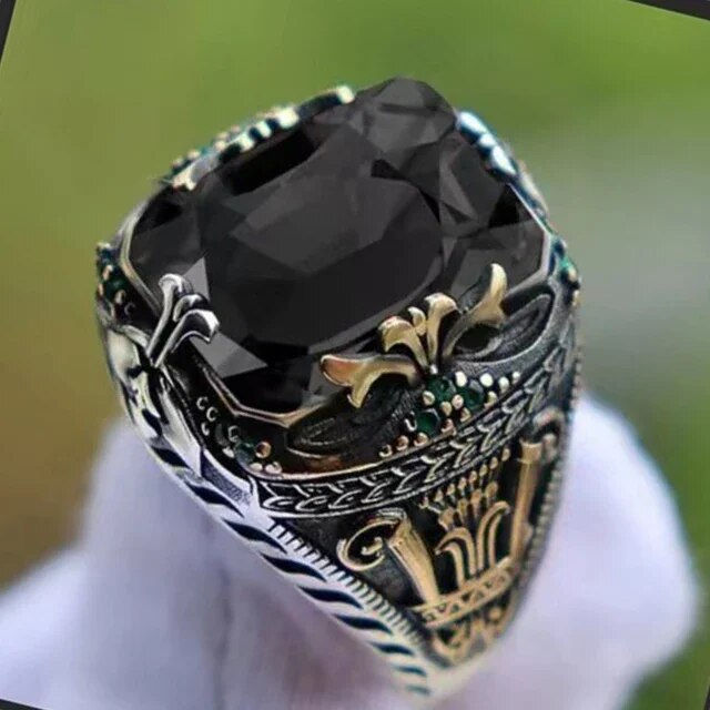 Thumbnail: Inlaid Emerald Men's Luxury Ring Personality Retro Domineering Gem Sapphire Rin