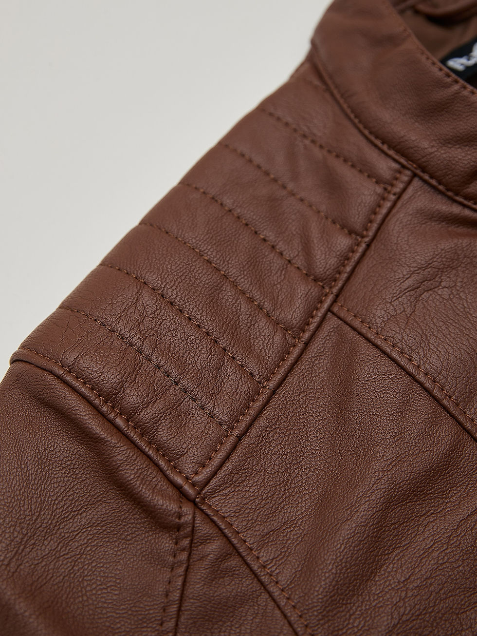 섬네일: Apperloth A Slant Pocket Zip Up PU Leather Jacket