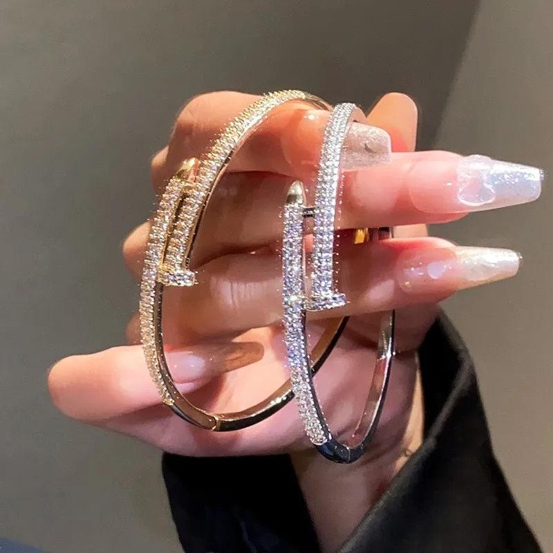 Thumbnail: 2024 New Korean Bangle Luxury Bracelet Elegant Fashion Europe and America Simpl