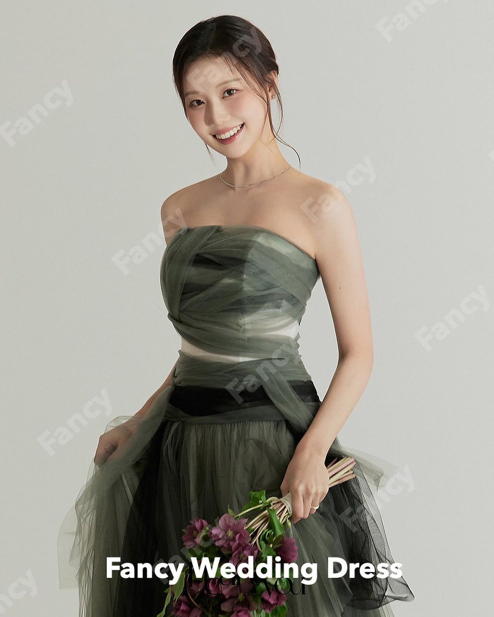 Thumbnail: Fancy Simple Strapless A Line Wedding Dress A Line Tulle Sleeveless Bridal Gown