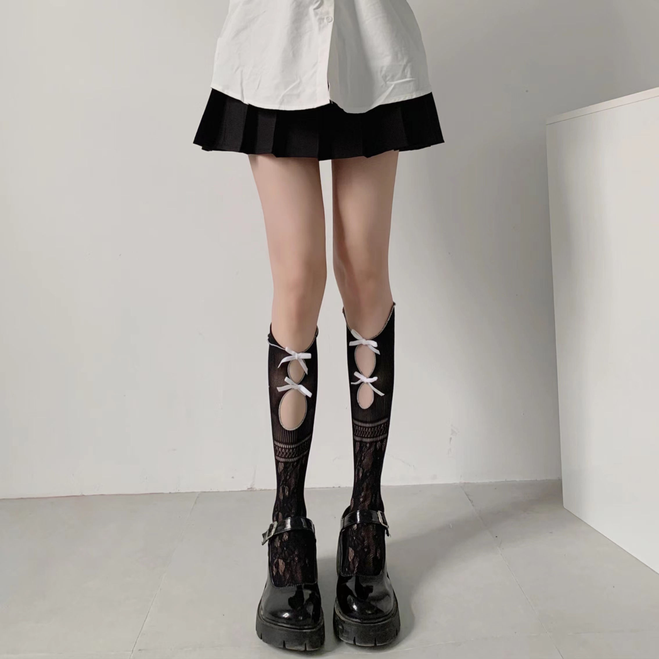 Hollow Bow Mid Tube Socks