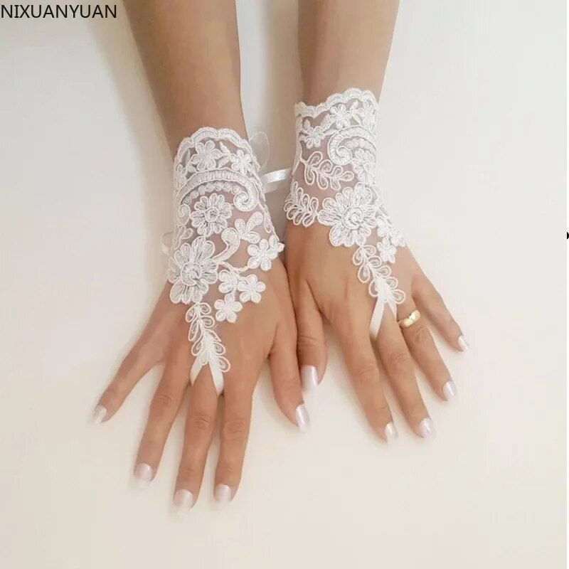 Μικρογραφία: Elegant Beaded Lace Satin Short Bridal Gloves 2023 Fingerless Wedding Gloves Wh