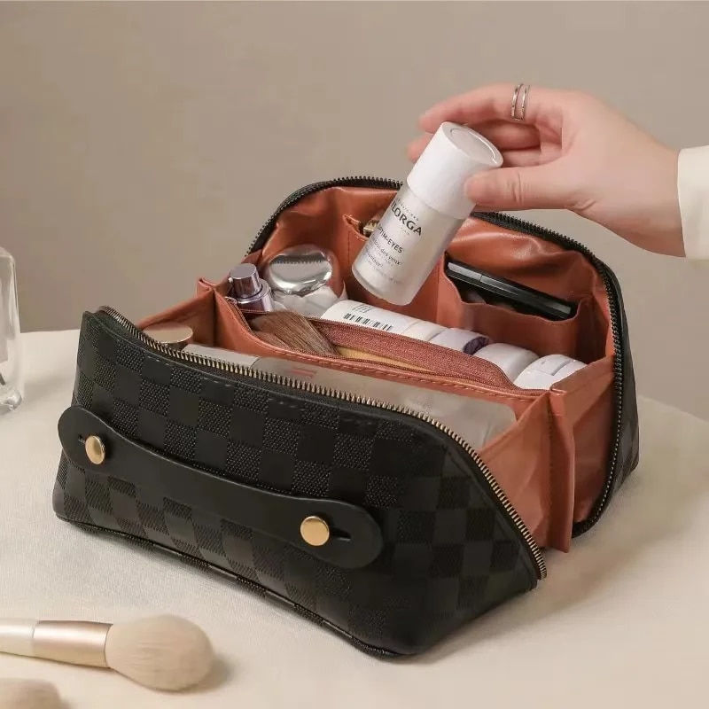 Thumbnail: Leather Large Capacity Travel Cosmetic Bag Portable Women Makeup Case Waterproo