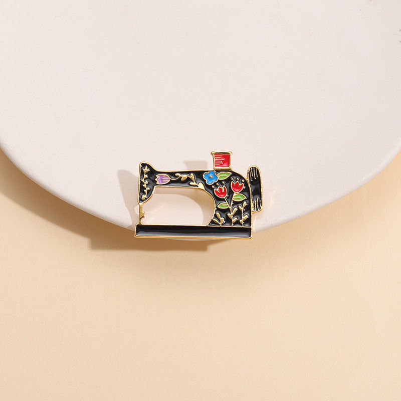 サムネイル： Fashion New Product Retro Face Mask Sewing Machine Breast Needle Traditional Cu