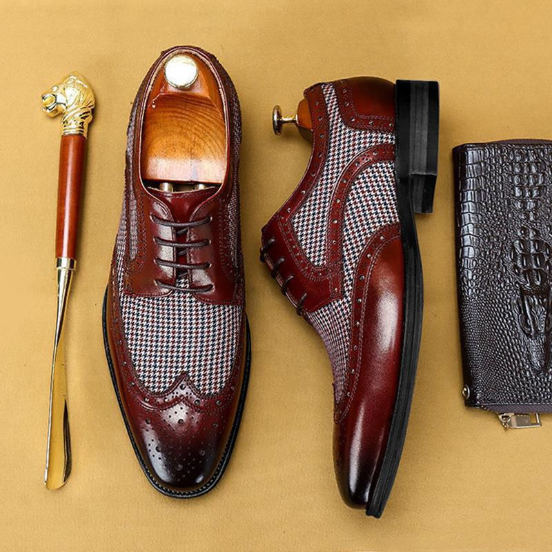 Thumbnail: Leather Brogues Men Big Size Fashion Wedding Party Men Dress Shoes Italian Desi