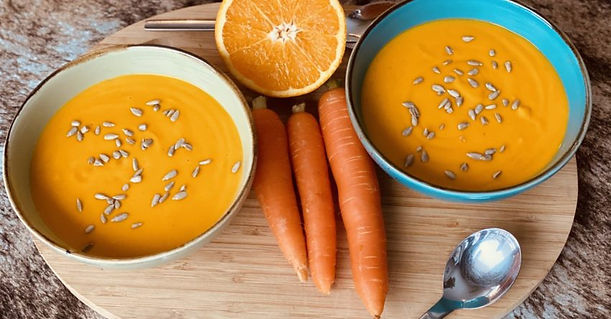 Karotten-Süßkartoffel-Suppe mit Orangensaft!