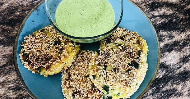 Amaranth-Kartoffelbratlinge mit fruchtiger Soße