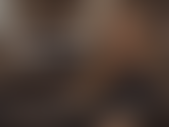 Blonde woman in a luxury hair salon in Scottsdale, AZ representing how to choose the best hair salon near you